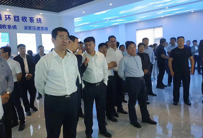 賈汪區(qū)區(qū)領(lǐng)導(dǎo)蒞臨瑞杰機械指導(dǎo)工作!